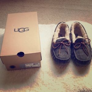 UGG Dakota Moccasin Slippers Size 11